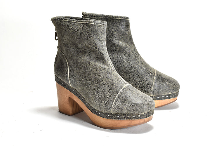 Five worlds boots 2025